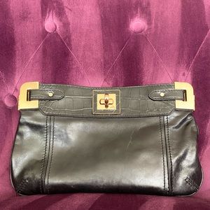 Black clutch